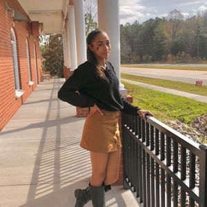 Meet your Posher, Julia